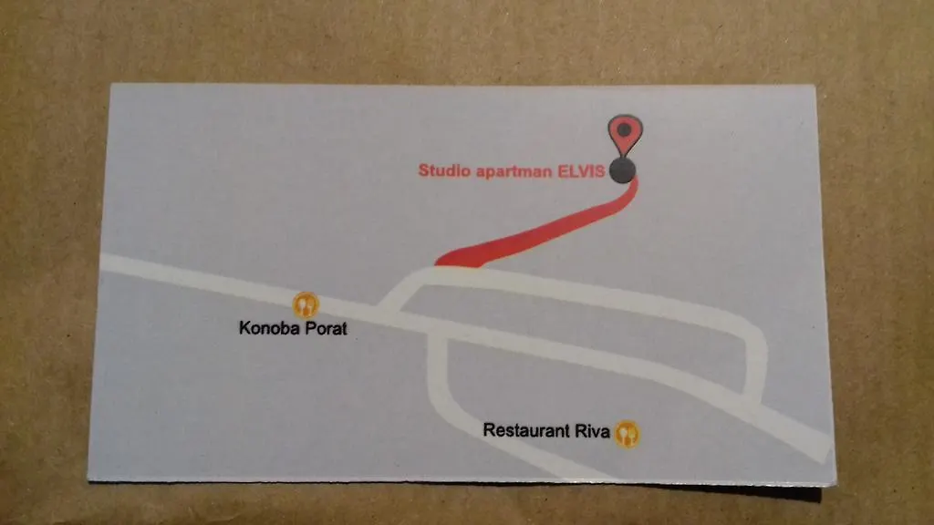 Studio Elvis 플로민 아파트